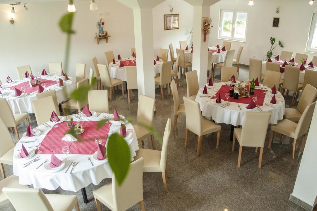 Pansion Danijel Hotel Medugorje Bagian luar foto