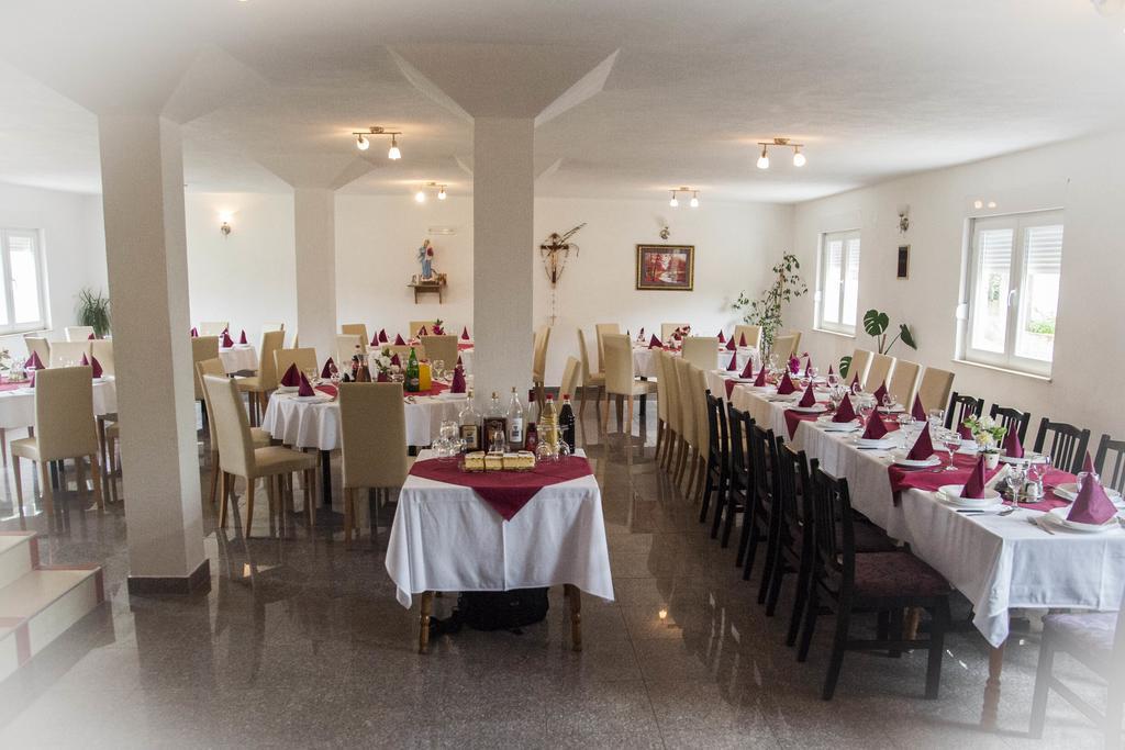 Pansion Danijel Hotel Medugorje Bagian luar foto